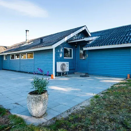 4 Person In V Holiday home