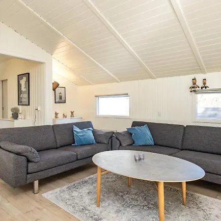 4 Person In V Holiday home *